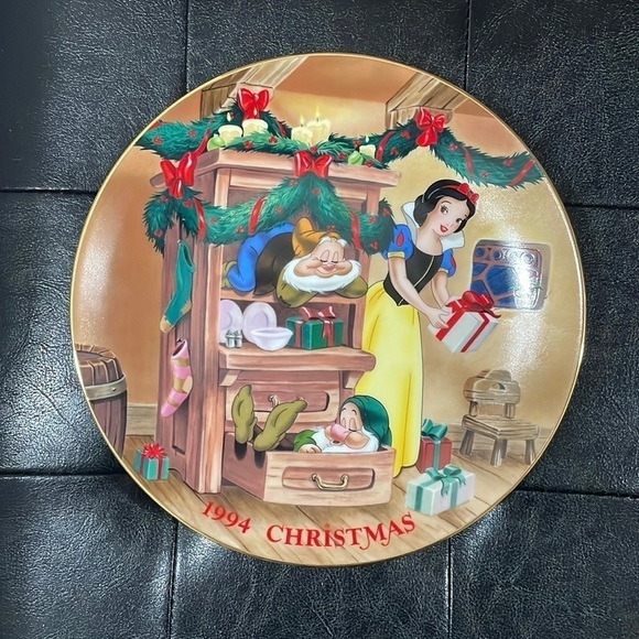 Snow White 1994 Christmas Collector’s Plate - Picture 1 of 4